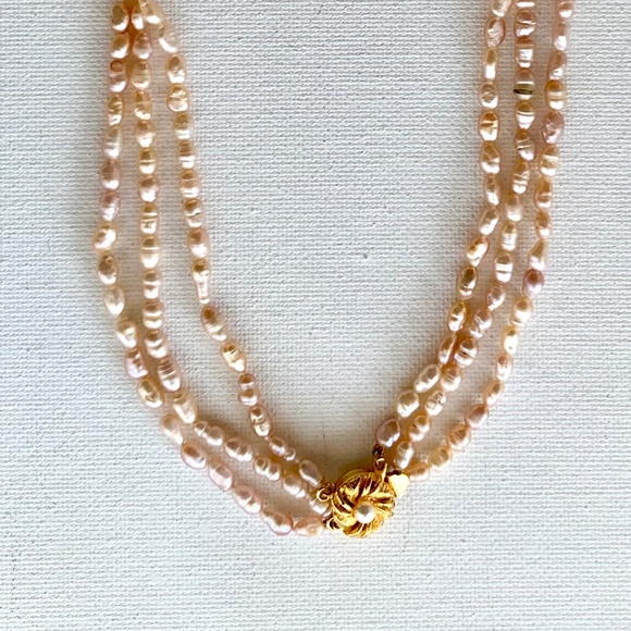 Stunning Vintage Pale Pink Freshwater Pearl Triple Strand Necklace - Picture 5 of 11